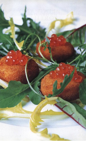 Коржі з козячого сиру і ікри