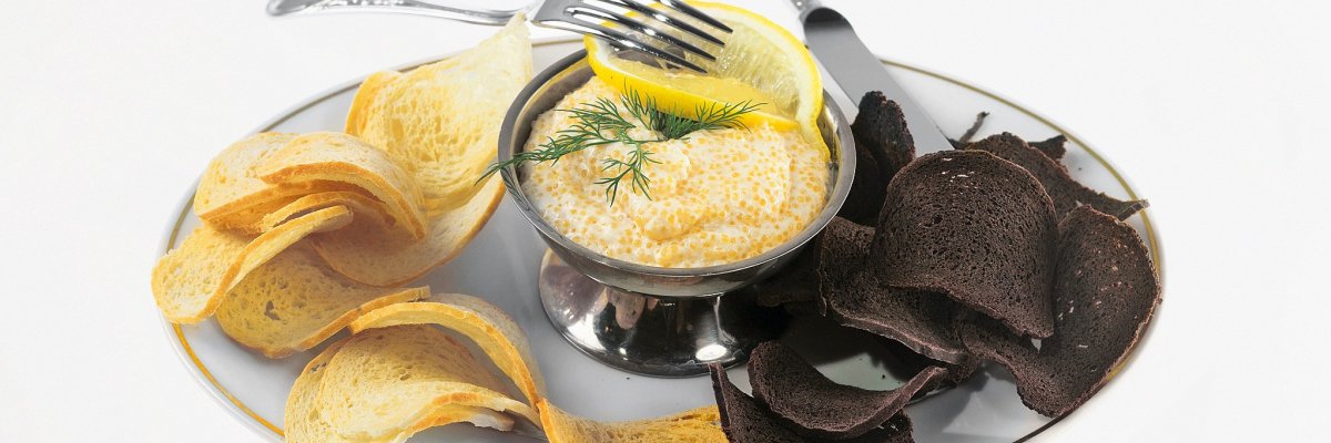 Швидка закуска з ікрою щуки